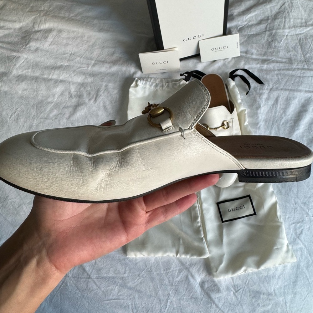 Gucci Cream Loafers with Gold Details - Picture 7 of 16
